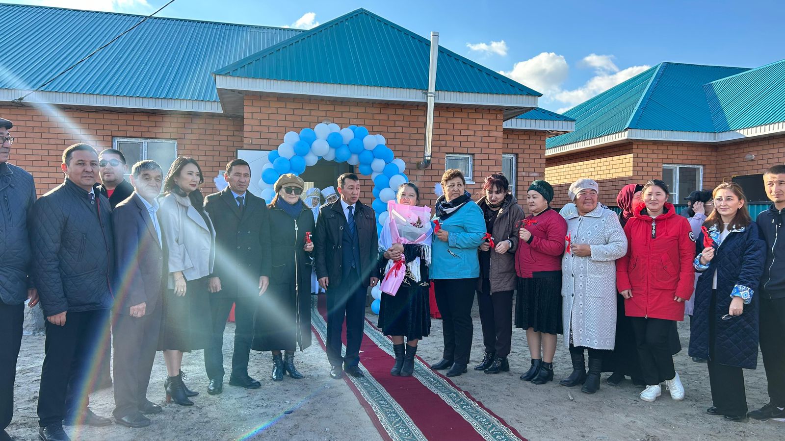 15 семей из аварийного дома получили новые квартиры в Атырауской области